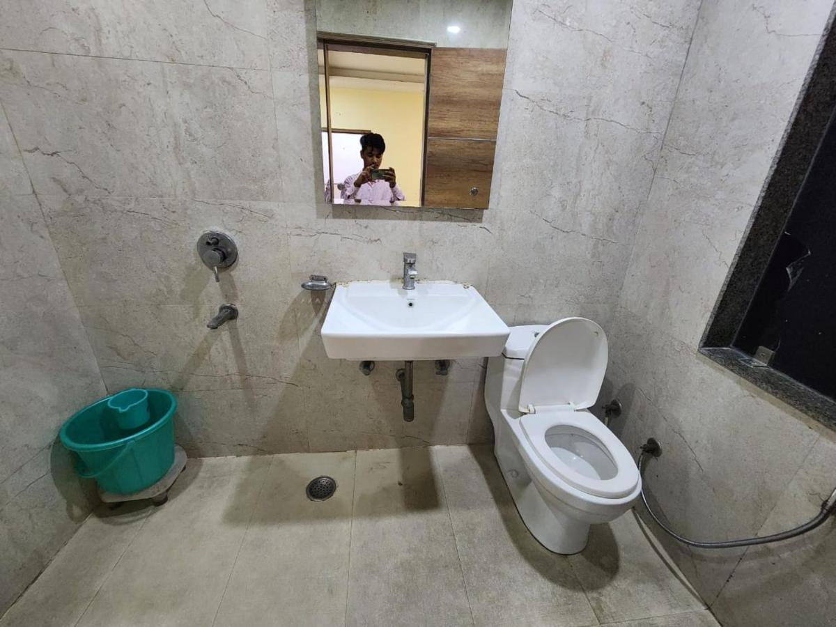 Hotel Ivy Plaza Luxury New Delhi Exterior photo