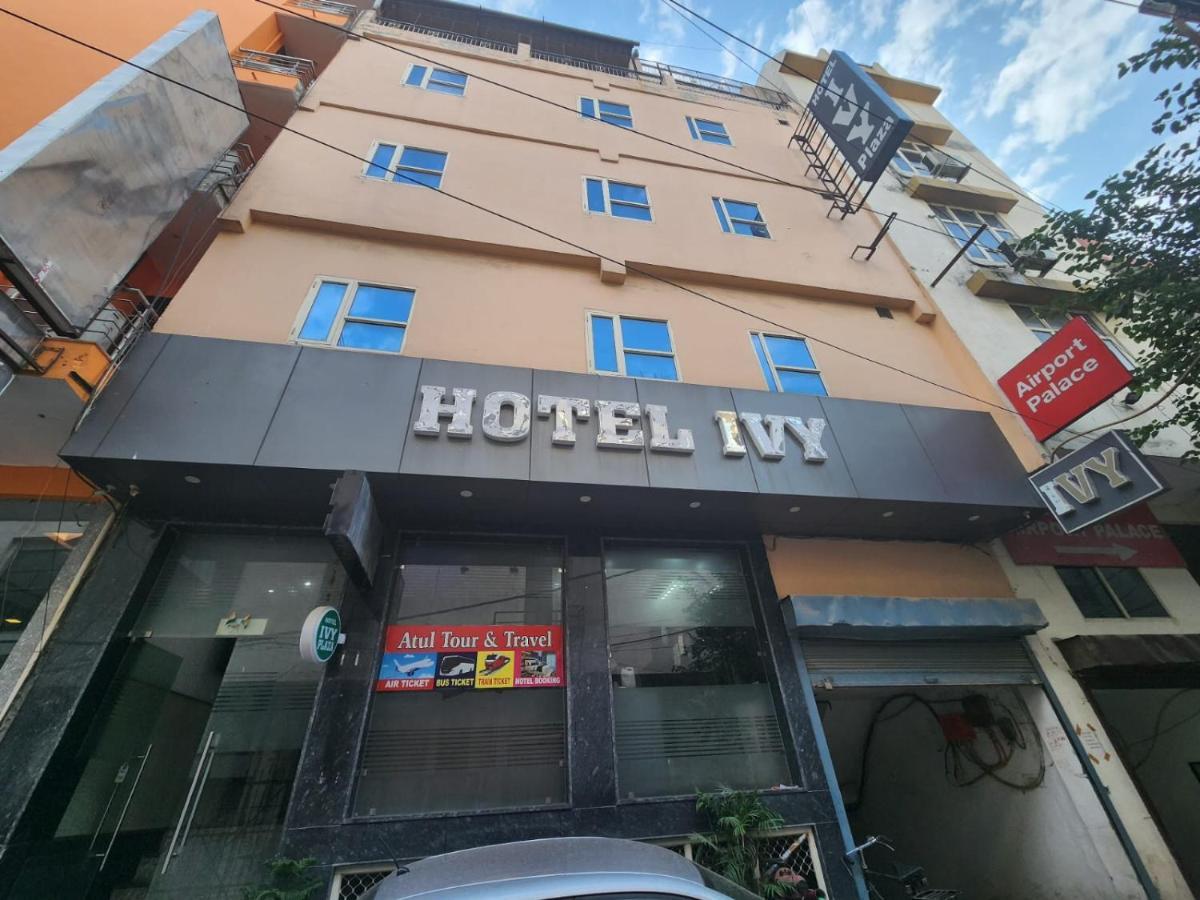 Hotel Ivy Plaza Luxury New Delhi Exterior photo